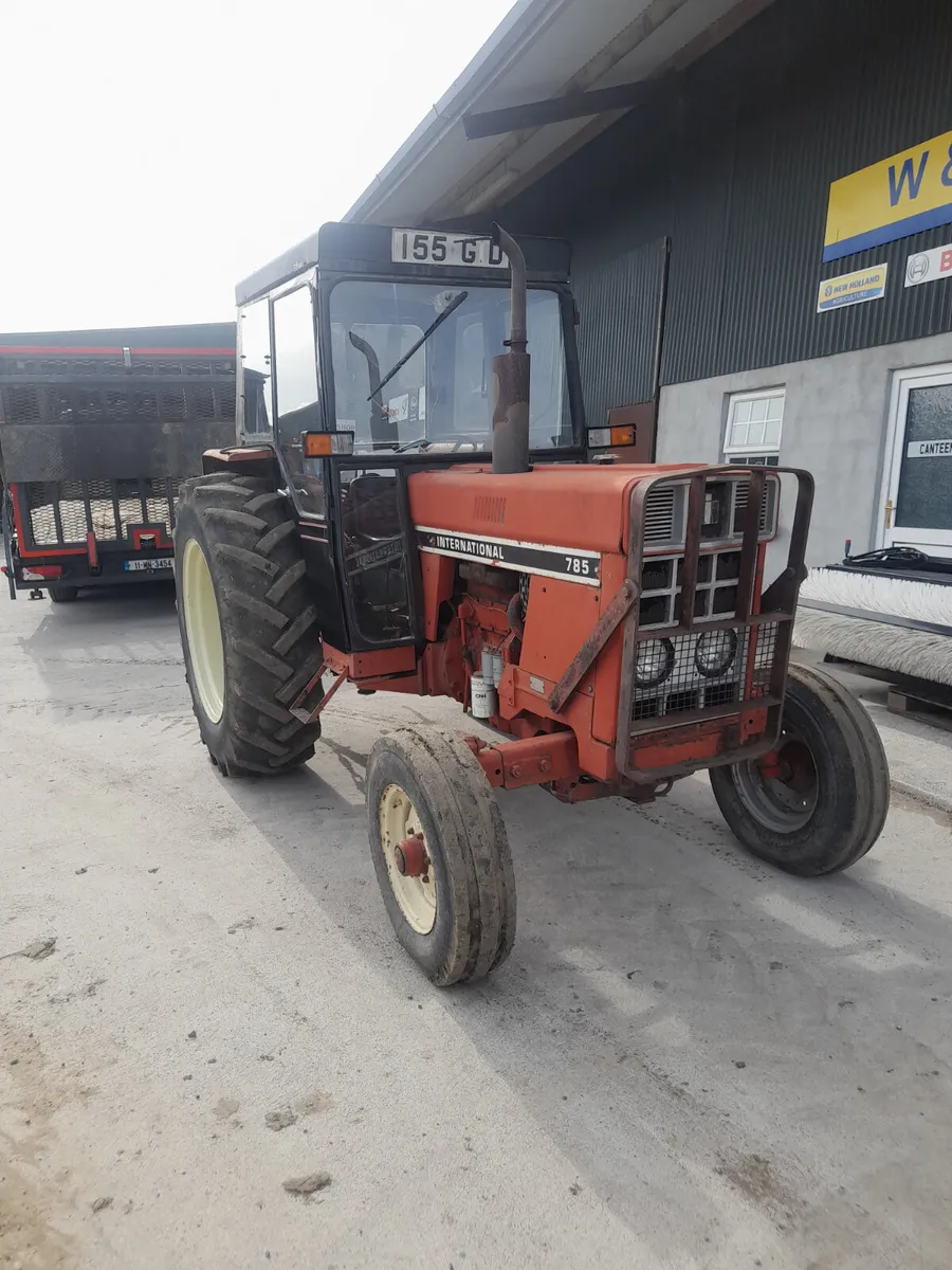 Case INTERNATIONAL 785 - Image 3