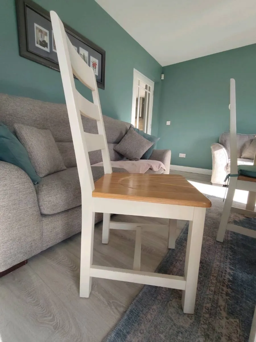 Extending Dining table and chairs - Image 4