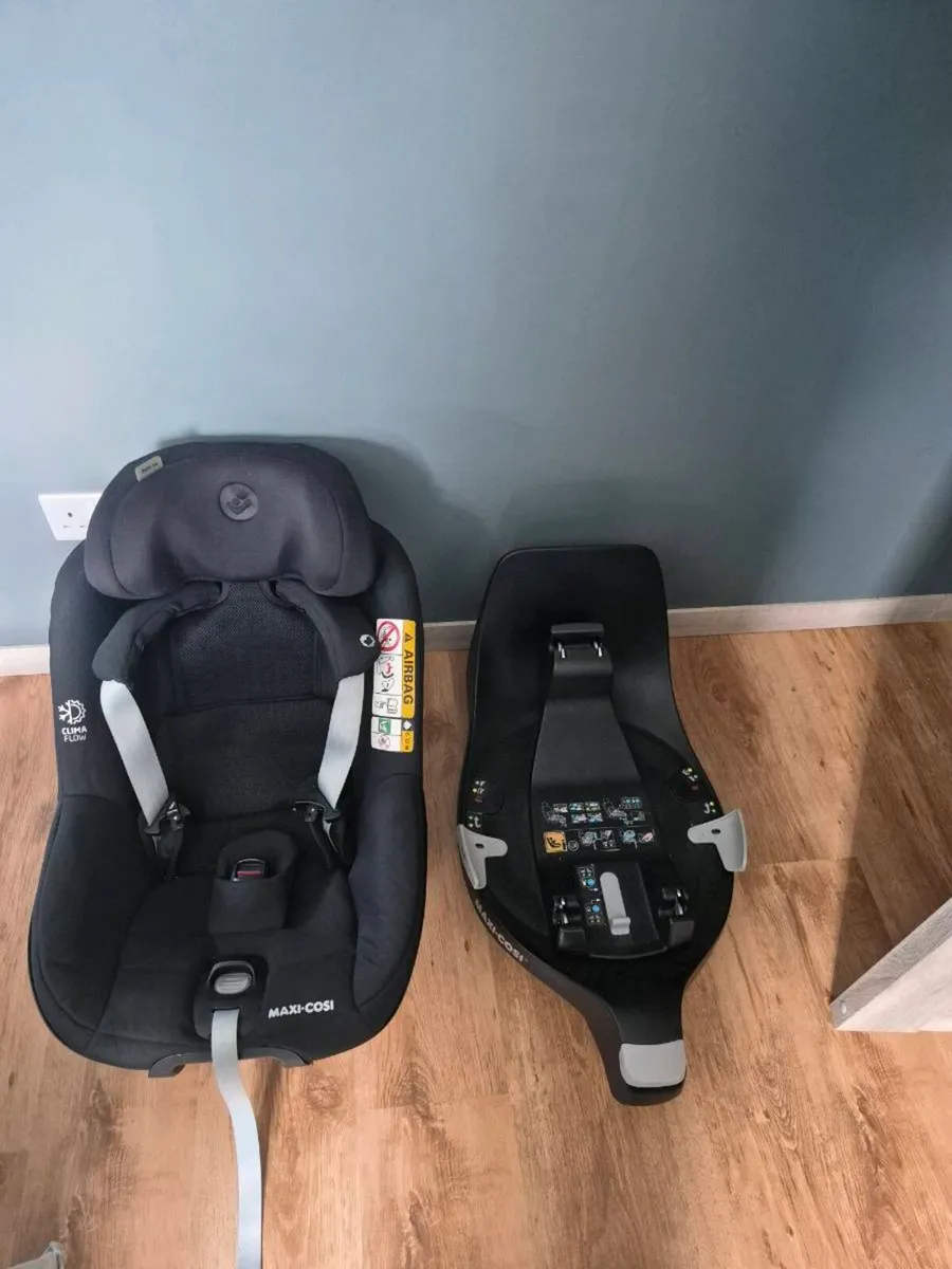 Maxi Cosi  Pearl 360 Authentic Black with FamilyFi - Image 1