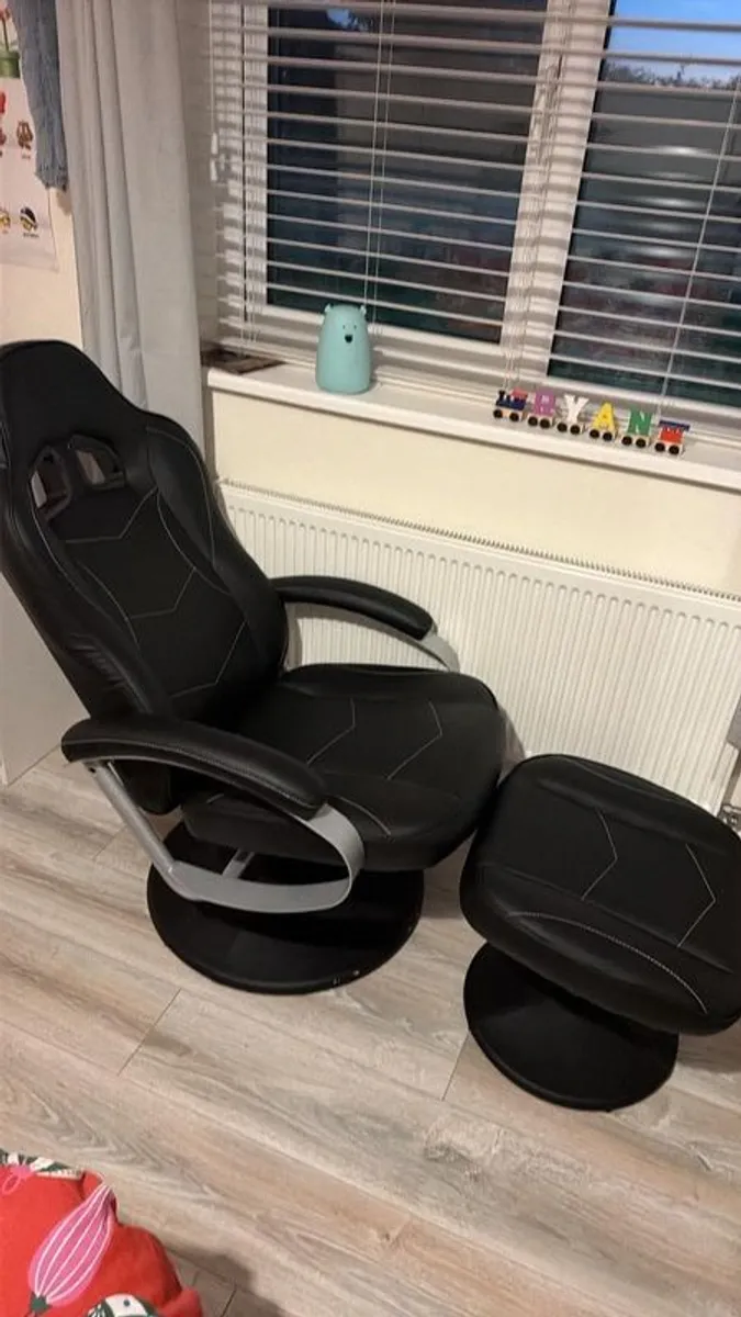 gaming chair - Image 1