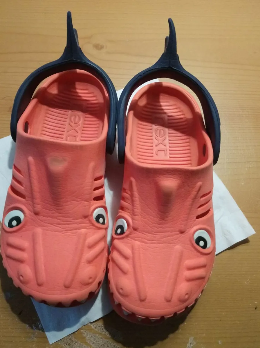 Boys shark clogs flip flops slippers crocs sandals - Image 2