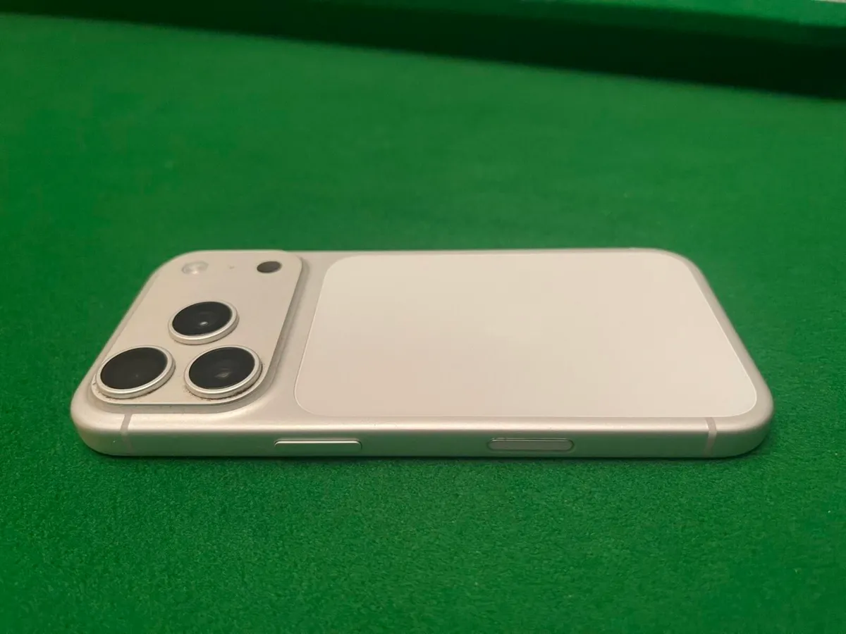 iPhone 17 pro - Image 3
