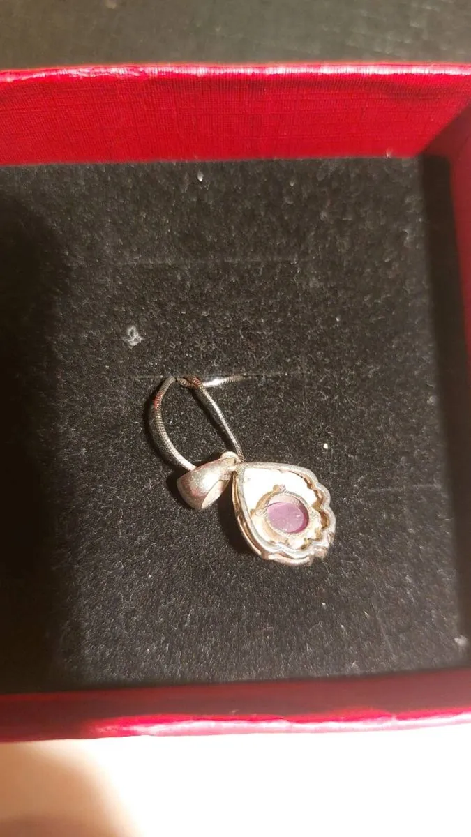 1.9 Carat Burmese Ruby Pendant - Image 4