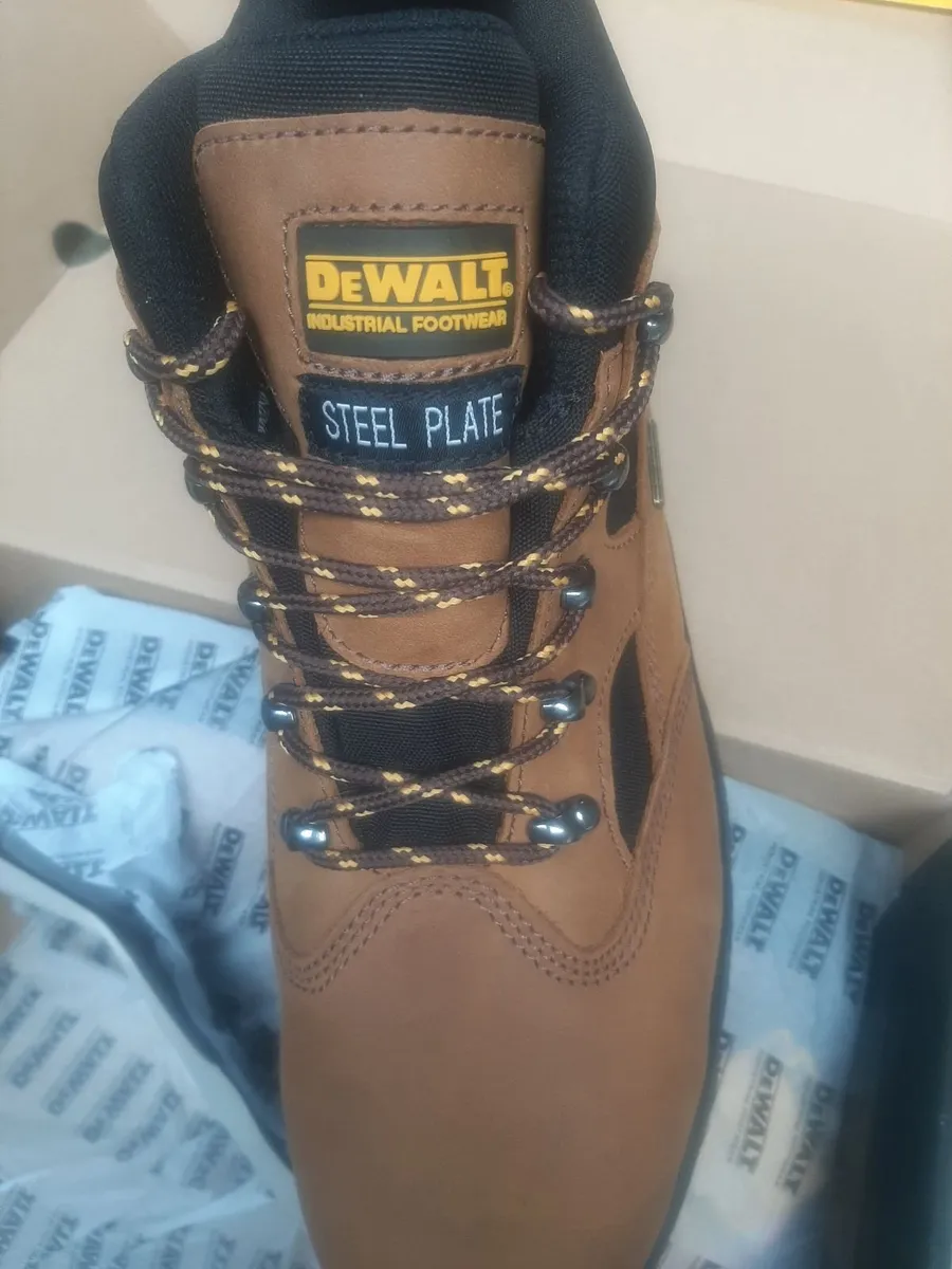 Dewalt boots new - Image 3