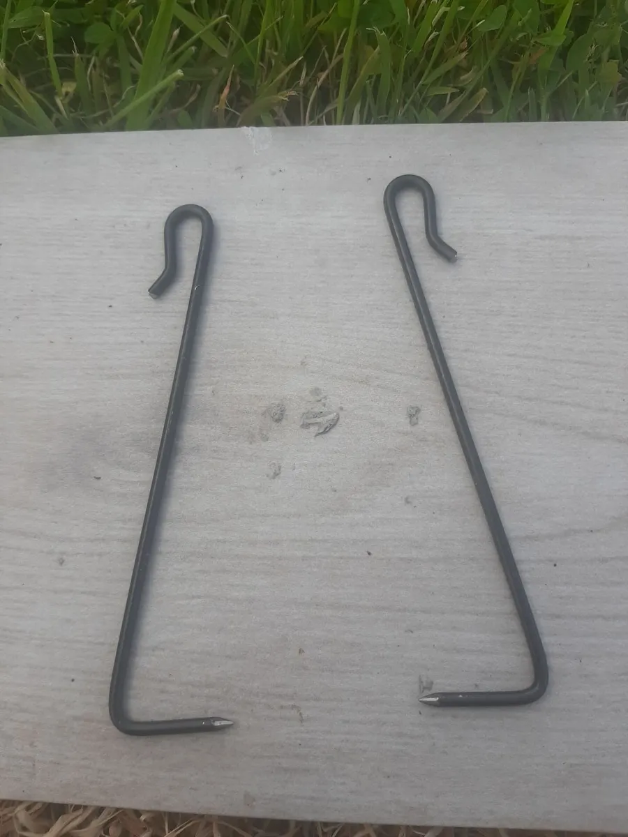 Roof slate hooks