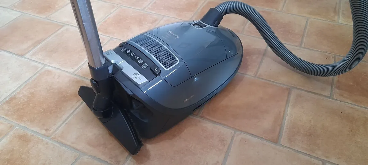 Miele vacuum/Hoover cleaner - Image 2