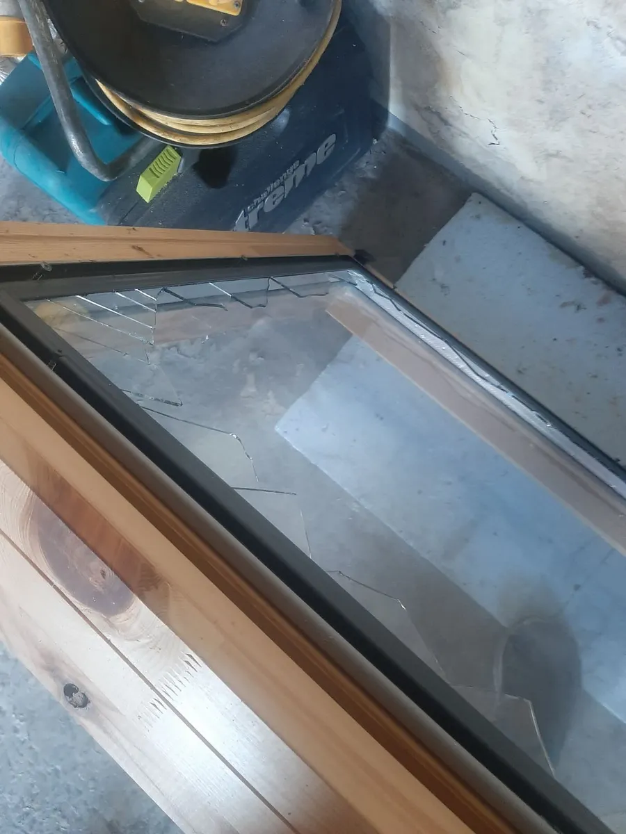 Velux window - Image 1