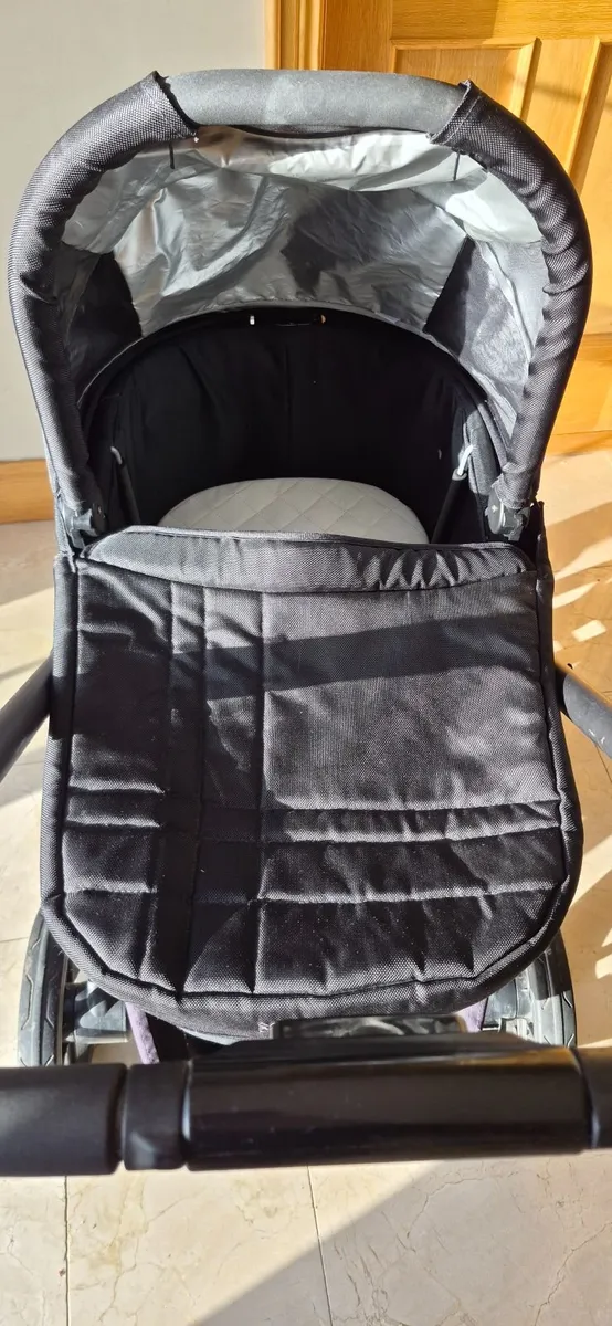 Pram - Image 3