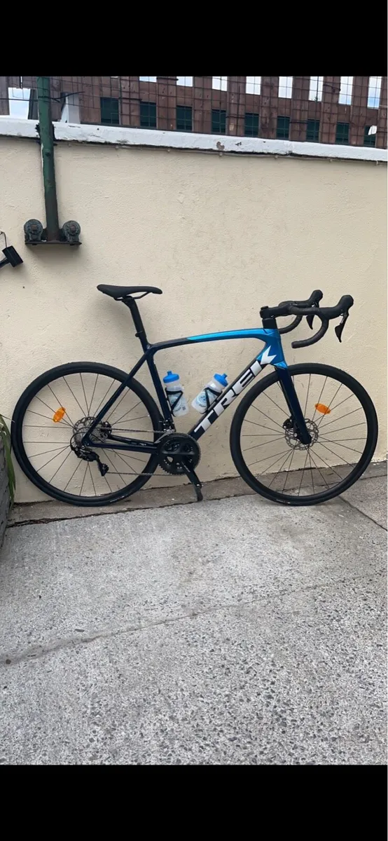 Trek emonda SL5 carbon road bike - Image 1