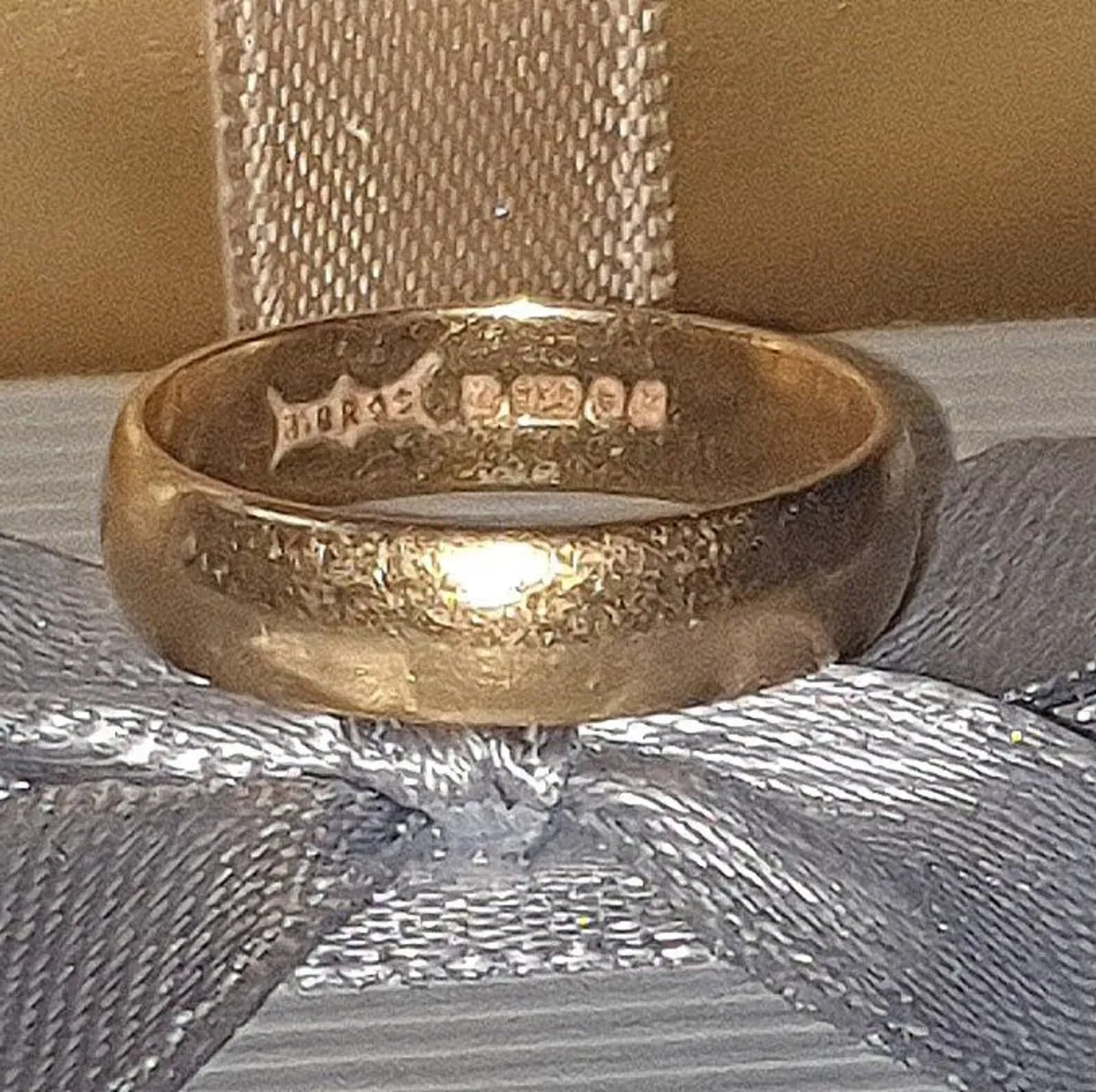 Pristine Vintage 22ct Gold Wedding Band-B.BROS - Image 2