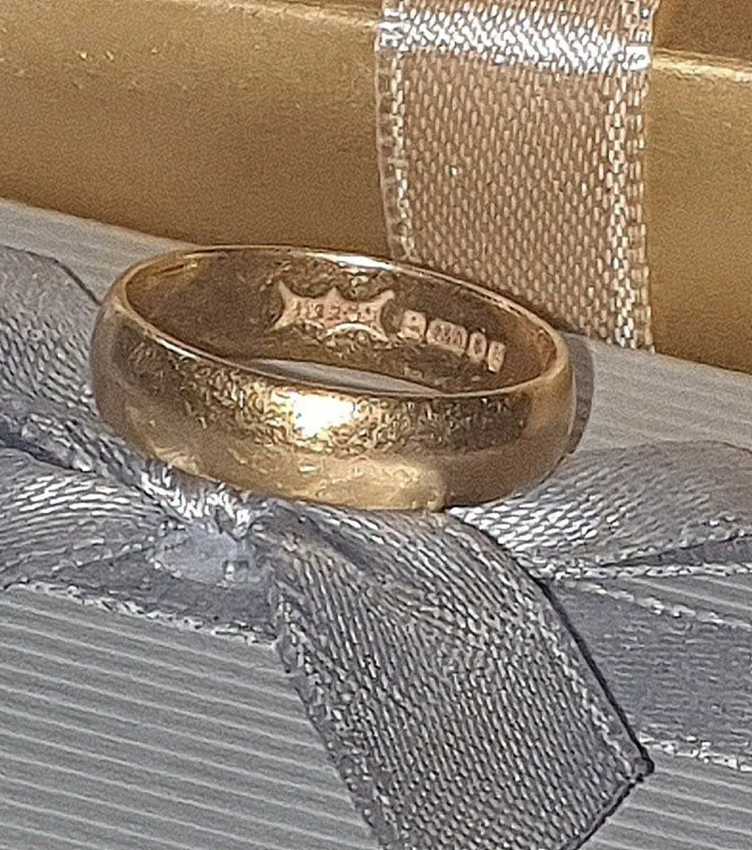Pristine Vintage 22ct Gold Wedding Band-B.BROS - Image 4