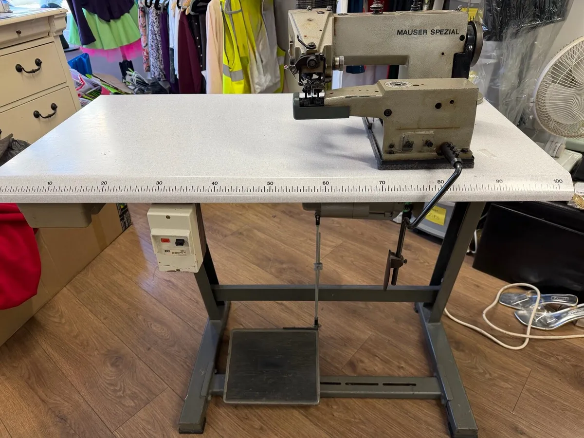 Blind stich sewing machine - Image 2
