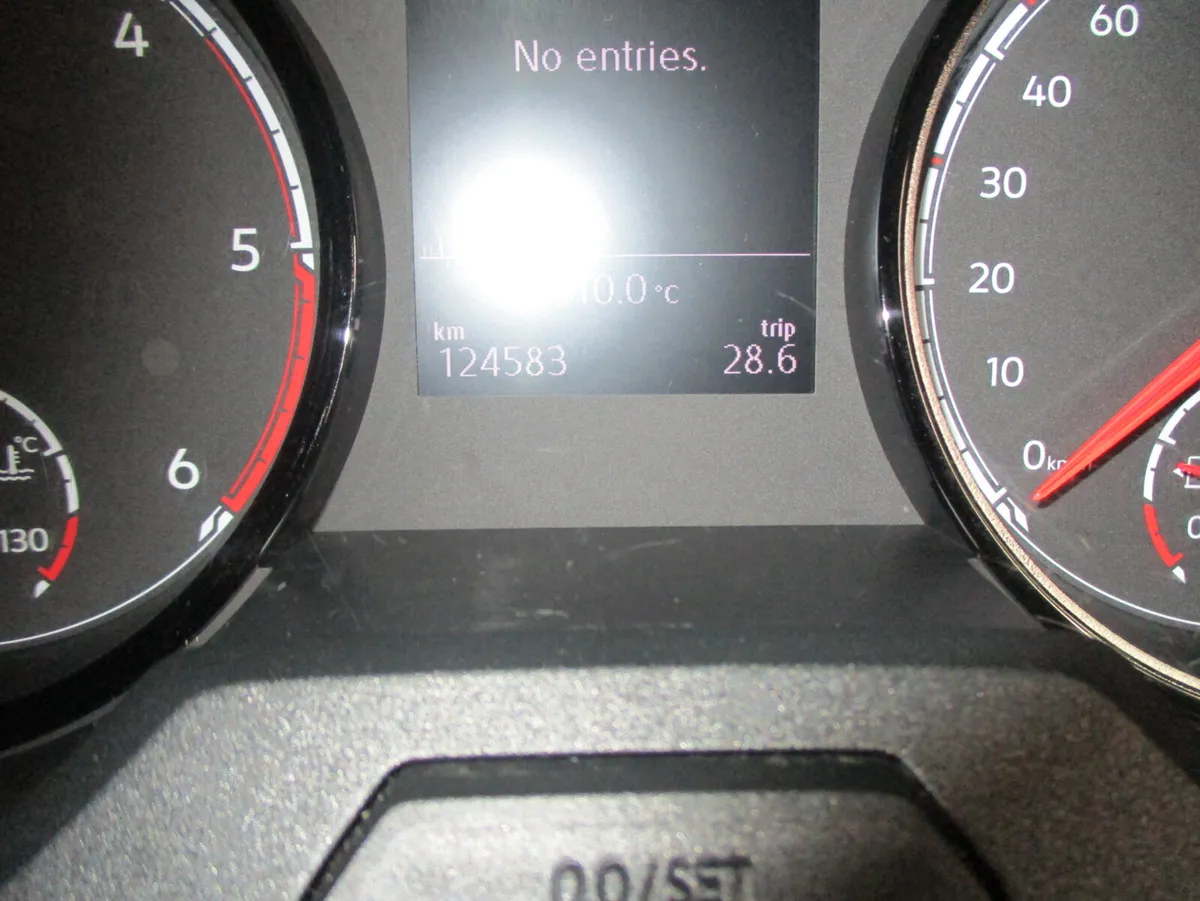 Volkswagen Transporter 2024 LWB TDI 110BHP - Image 3