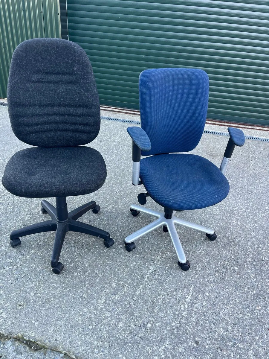 Office chairs - Image 1