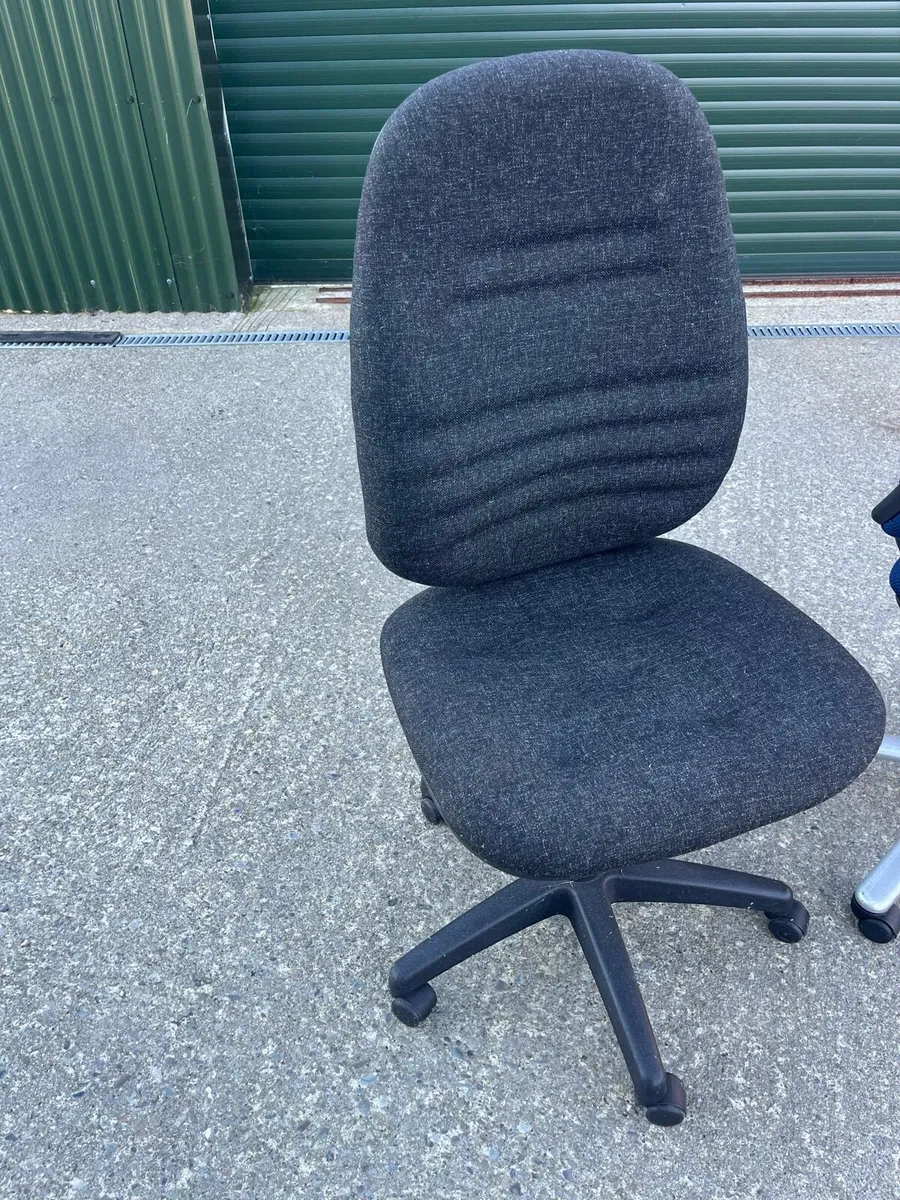 Office chairs - Image 2