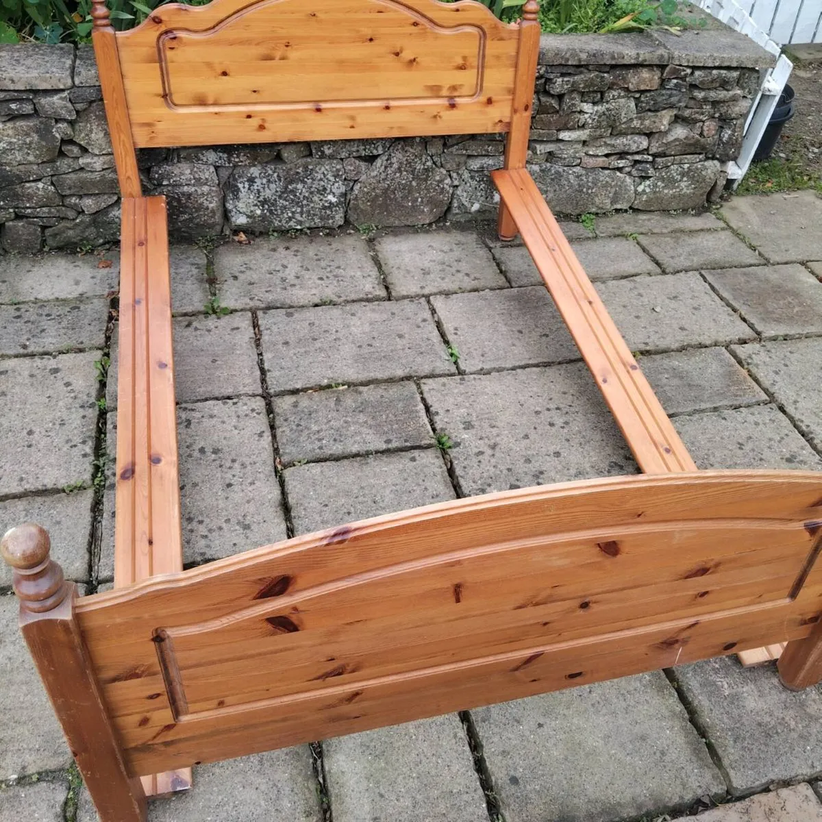 Pine 4ft 6 Bedframe - Image 1