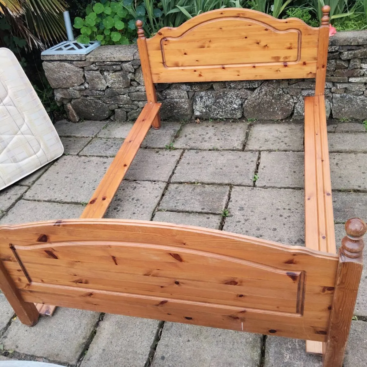 Pine 4ft 6 Bedframe - Image 2