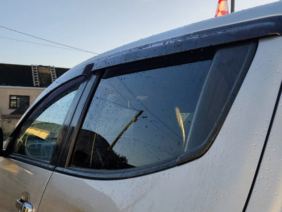 MITSUBISHI L200 BARBARIAN CREWCAB AUTOMATIC - Image 3