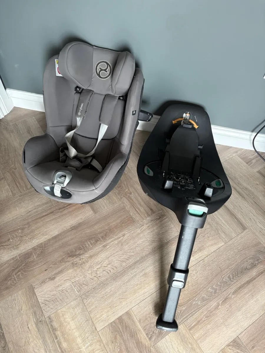 Cybex car seat - Image 1