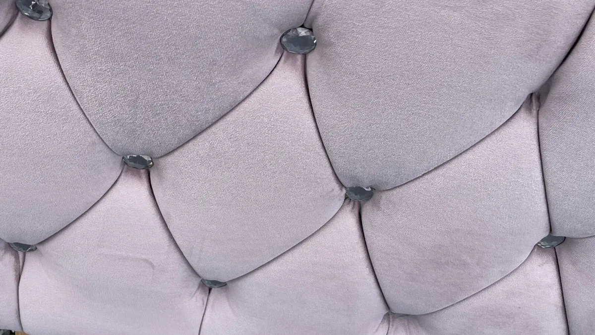 Pink bed - Image 3