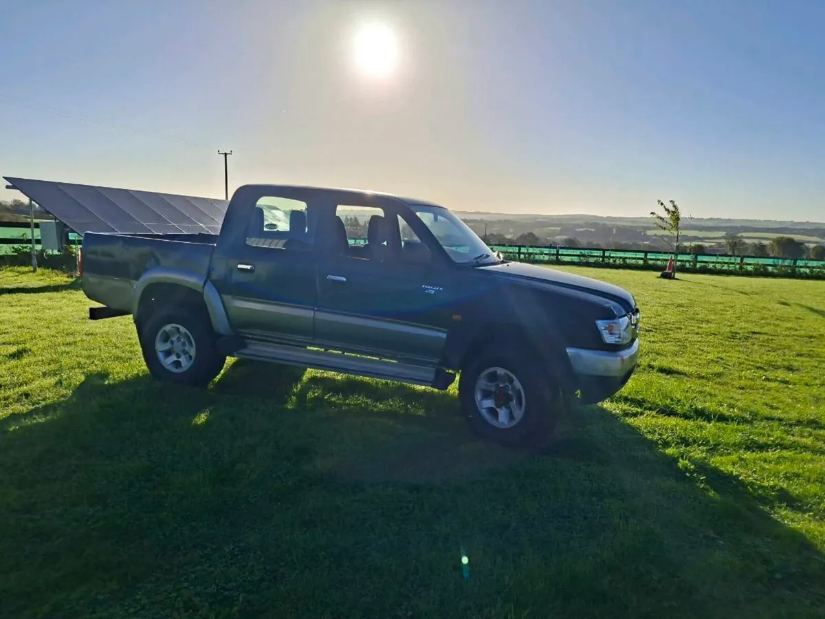 Toyota Hilux - Image 2