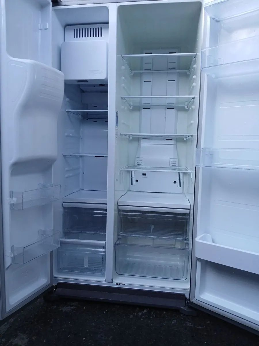 X AMERICAN FRIDGE FREEZER - Image 3