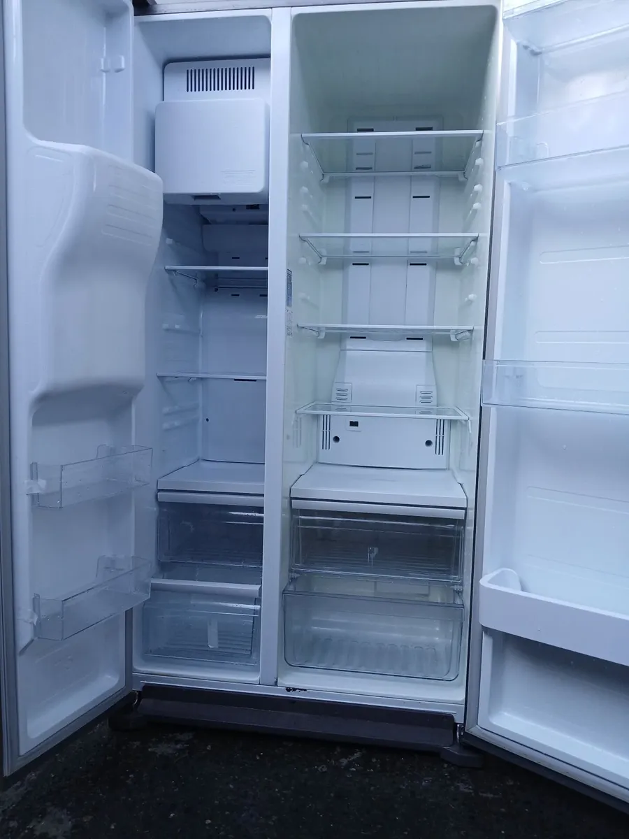 X AMERICAN FRIDGE FREEZER - Image 4