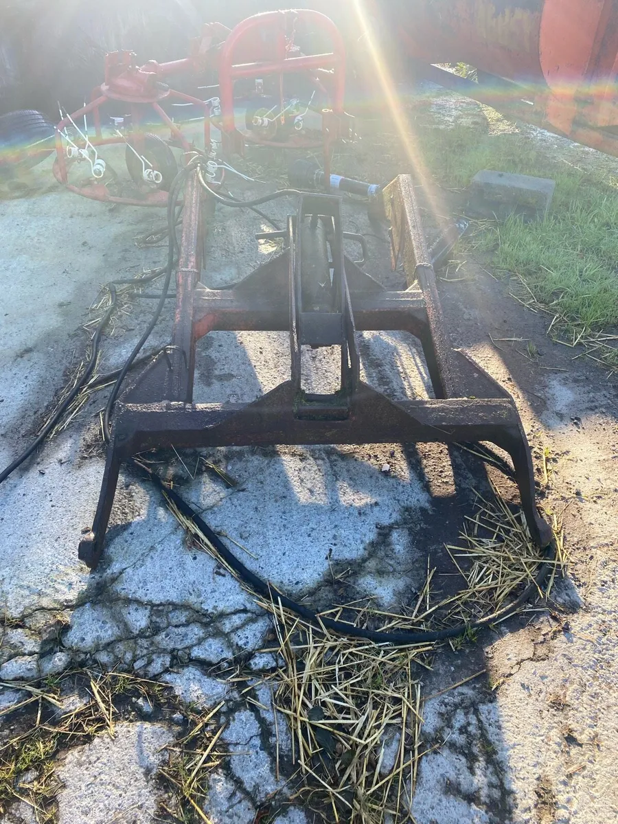 Loader of mf 290 - Image 2