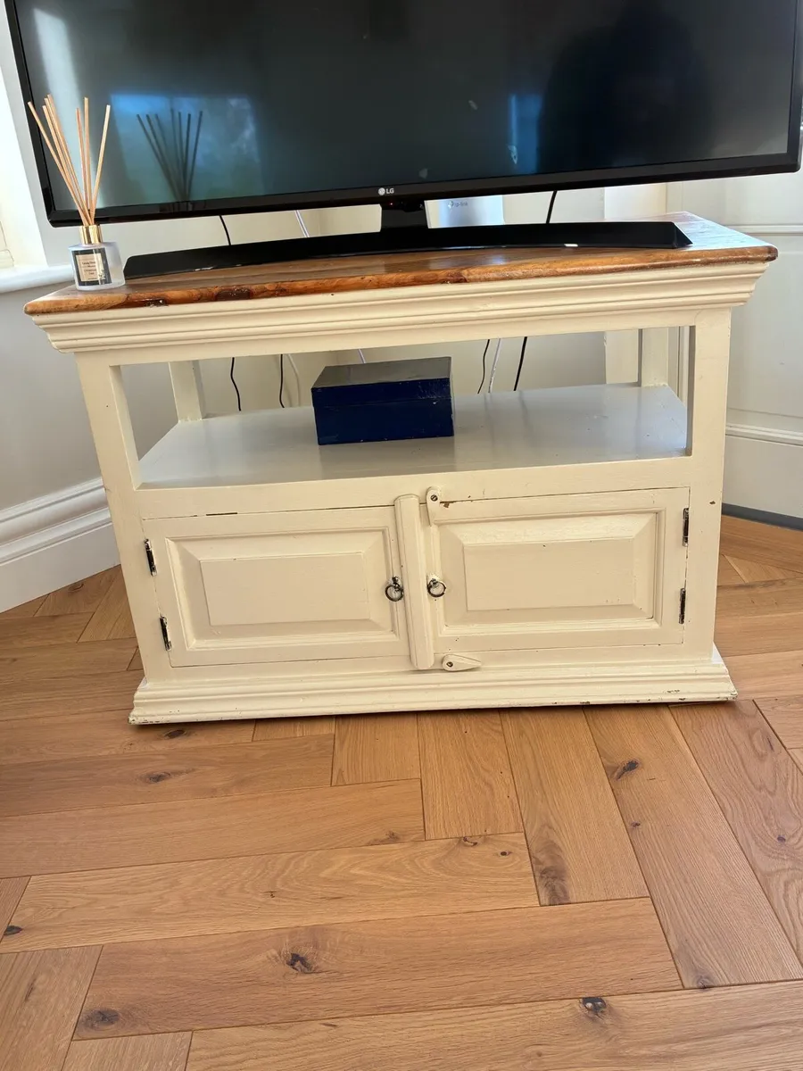 Solid oak TV unit - Image 1