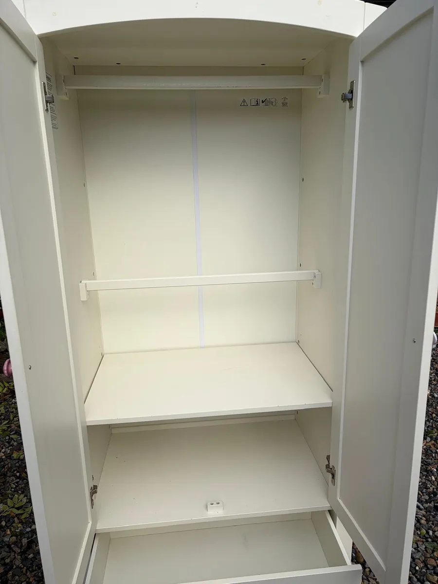 Child's Bedroom wardrobe Set - Image 3