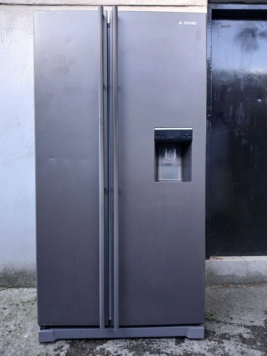 Z AMERICAN FRIDGE FREEZER - Image 1