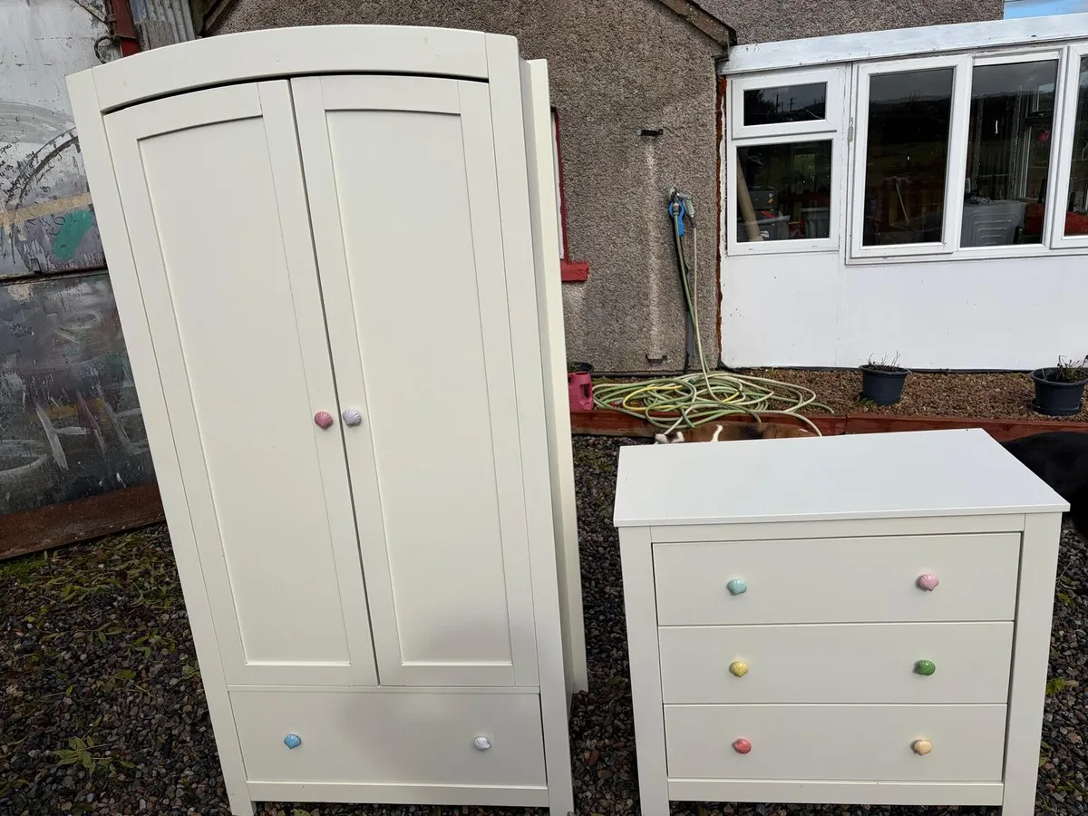 Child's Bedroom wardrobe Set - Image 1