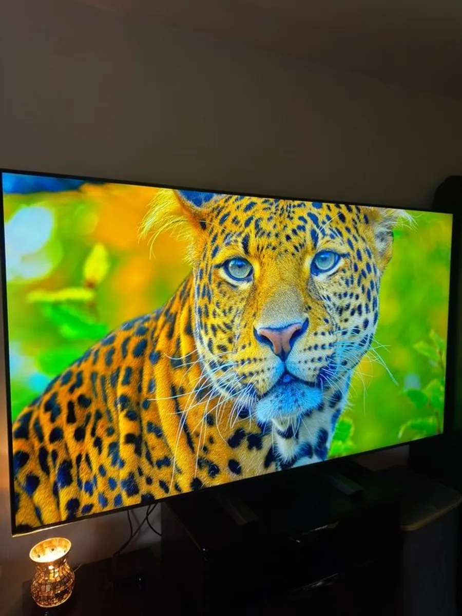 Samsung 75" 4K UHD Smart TV - Image 1