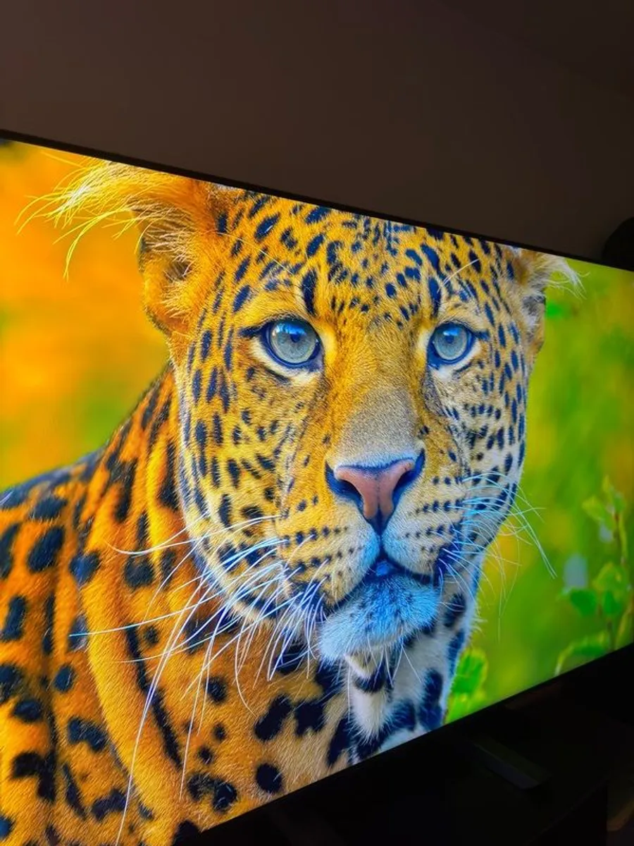 Samsung 75" 4K UHD Smart TV - Image 2
