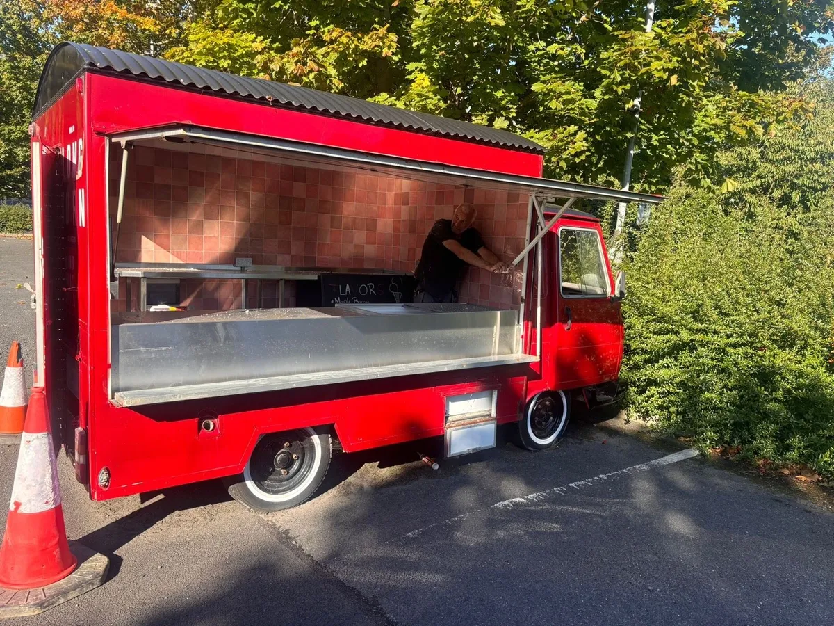 1977 Renault Estafette - Ice Cream van - Image 2