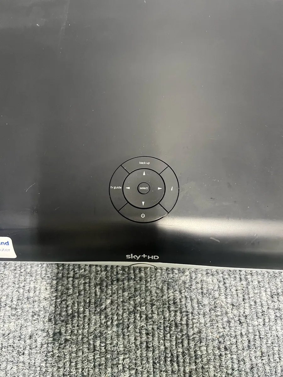 Sky box - No Remote - No Cables - Image 3