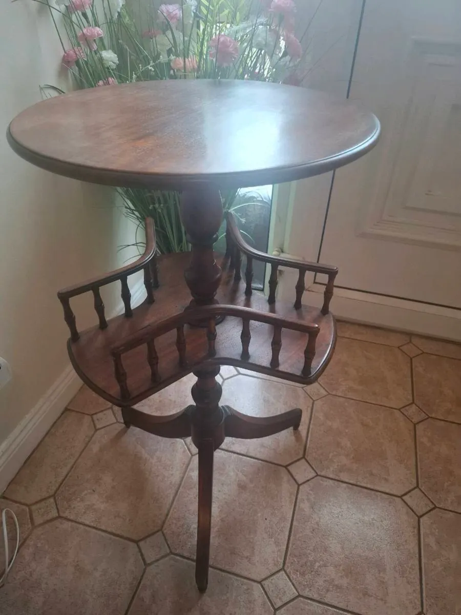 Occasional table - Image 2