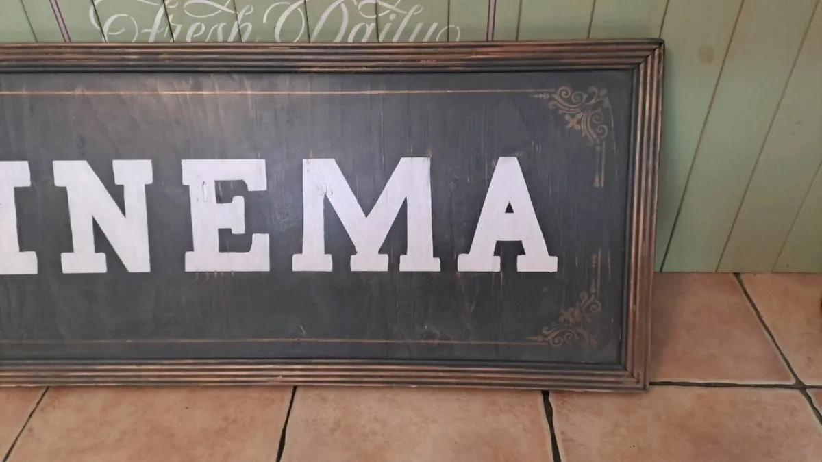 Large wooden vintage style cinema sign - Image 3
