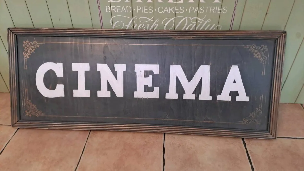 Large wooden vintage style cinema sign - Image 1