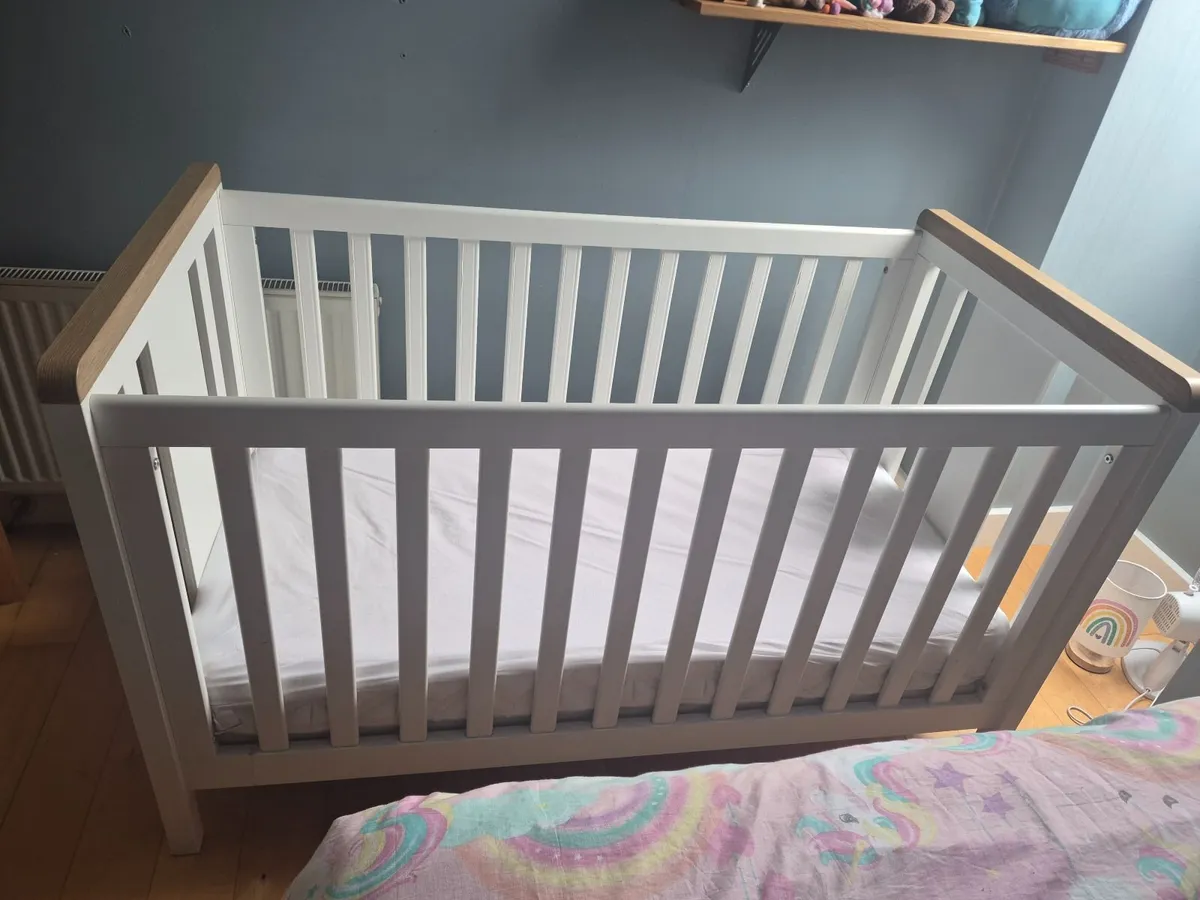 Cot bed - Image 1
