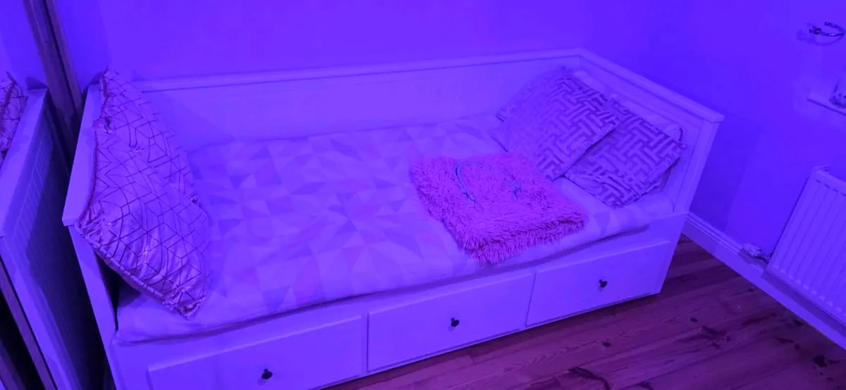 Day bed - Image 2