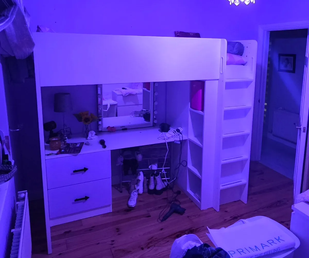 Loft bed - Image 1