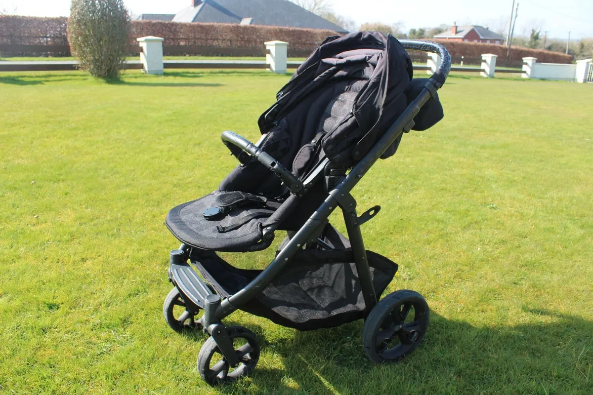 Premium Redsbaby Buggy in Excellent Condition - Image 2
