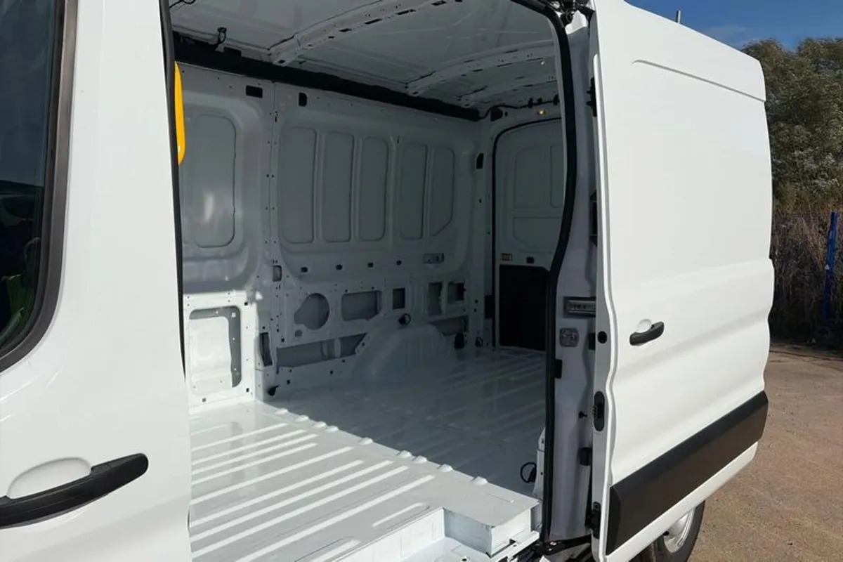 Ford Transit 350 L3  RWD 2.0 EcoBlue 130ps H2 Lead - Image 4
