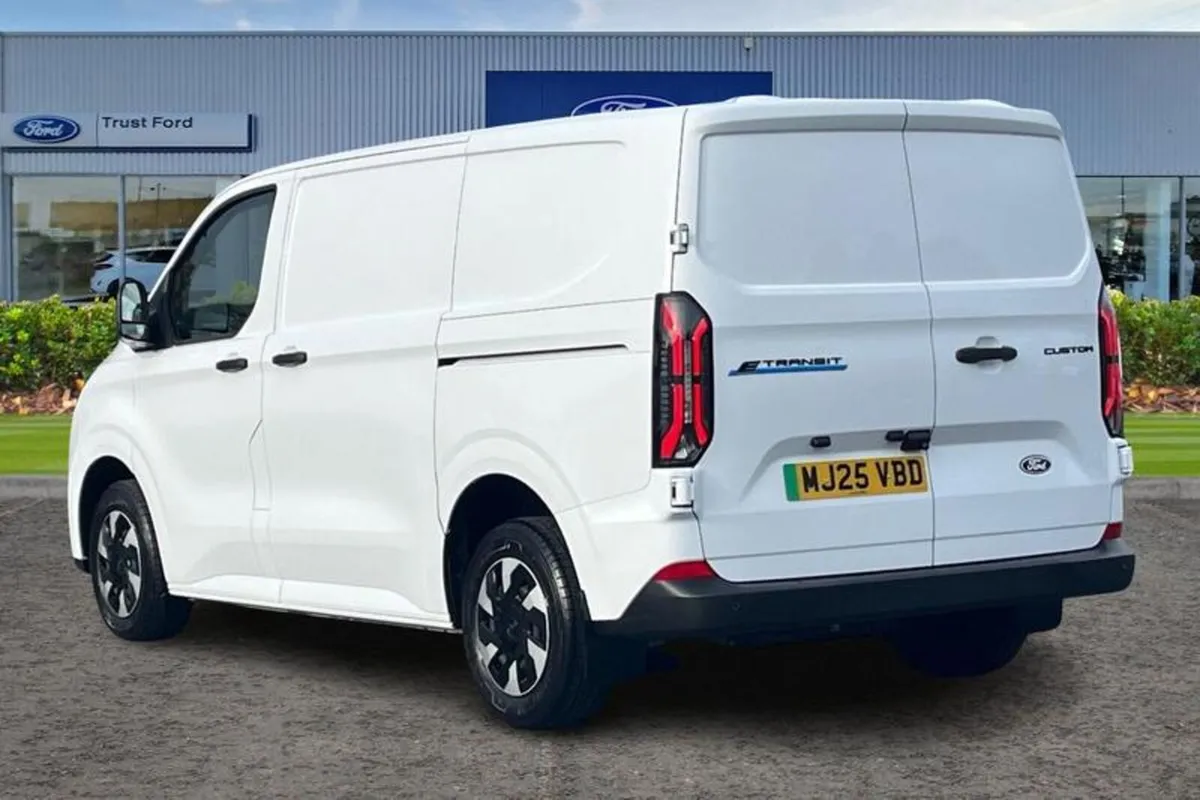 Ford Other 320 Trend AUTO L1 SWB RWD 100kW 65kWh L - Image 2