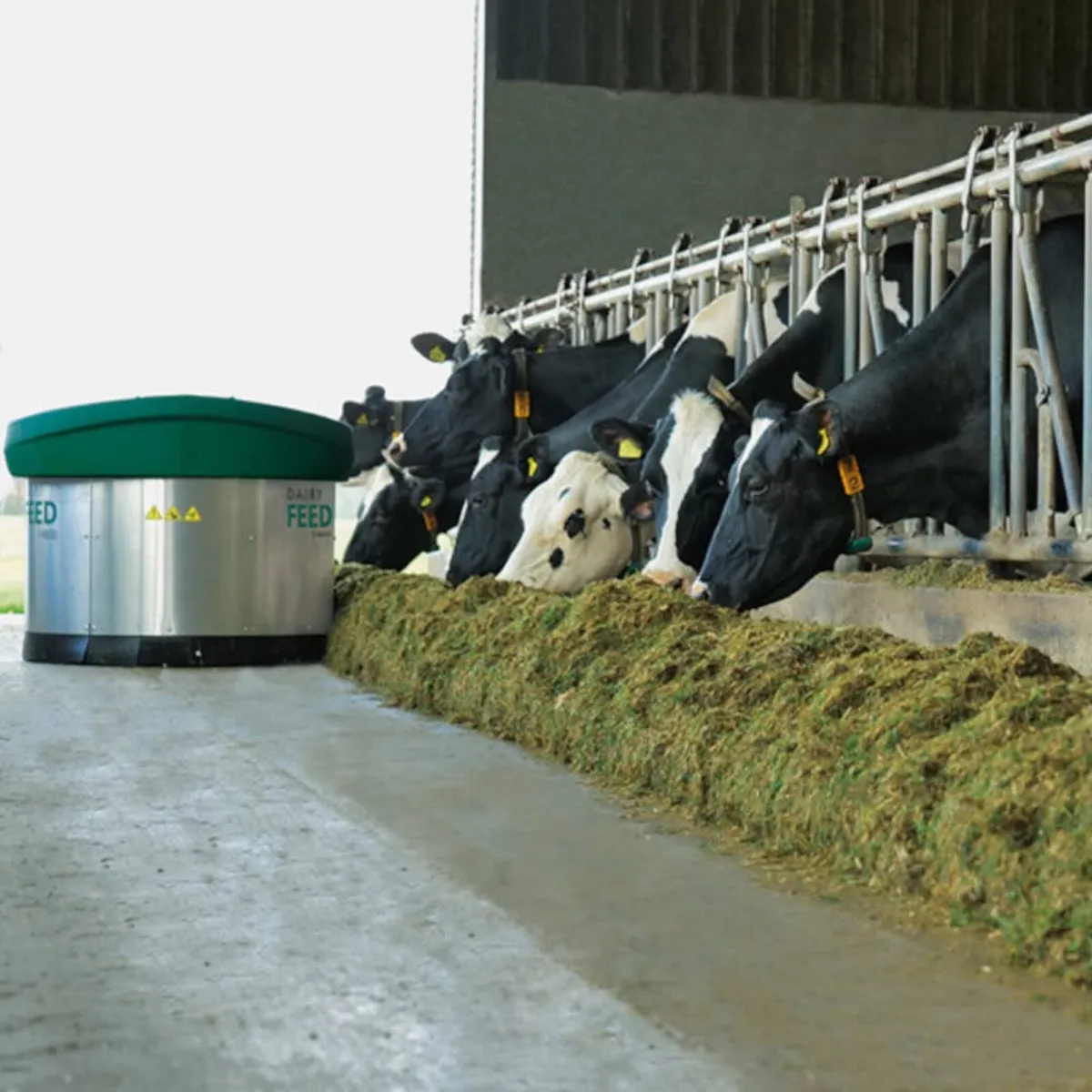 GEA Dairy Feed F4800 feed pusher - Image 1