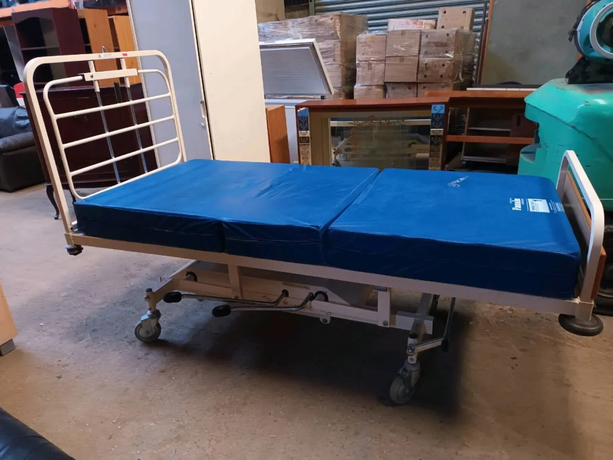 Hospital Bed - Image 4