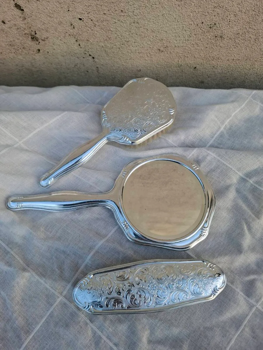 Vintage brush mirror set - Image 2