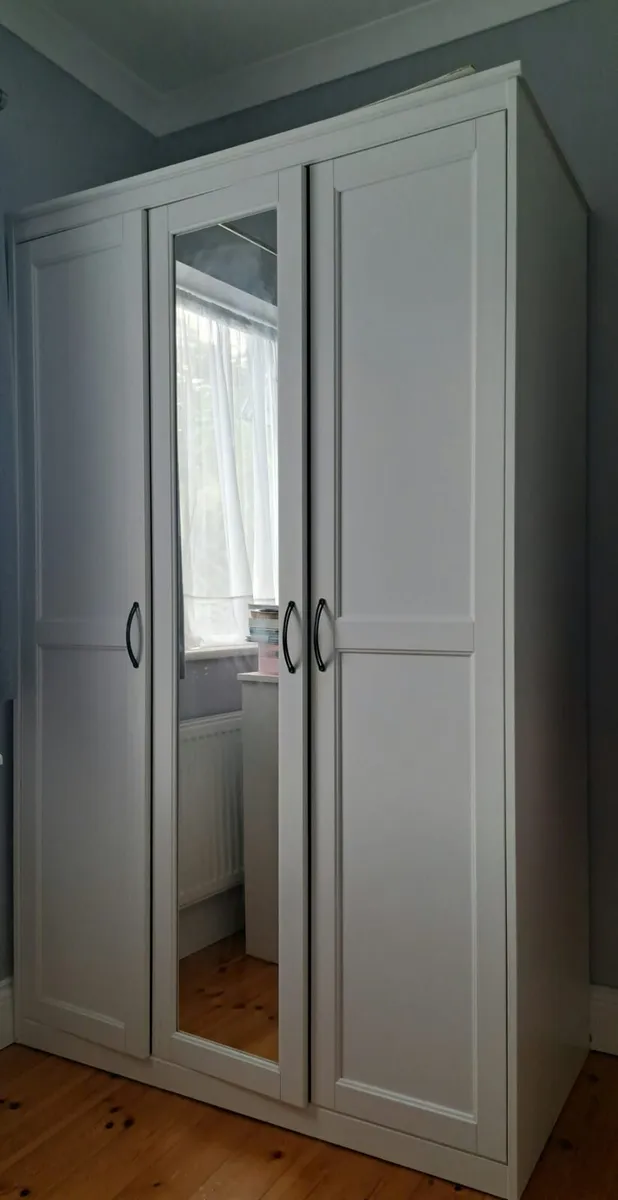 Wardrobe - Image 3