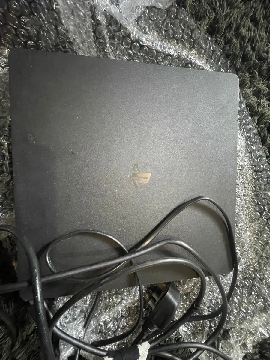 PS4 console (2 controllers) & 6 games for sale - Image 2